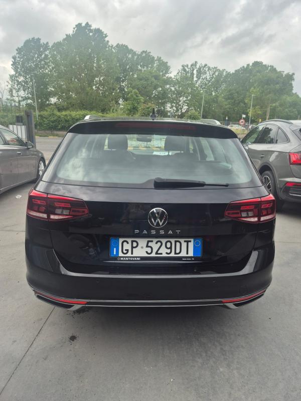 Volkswagen Passat VIII Variant 1.5 tsi Business 150cv dsg 5