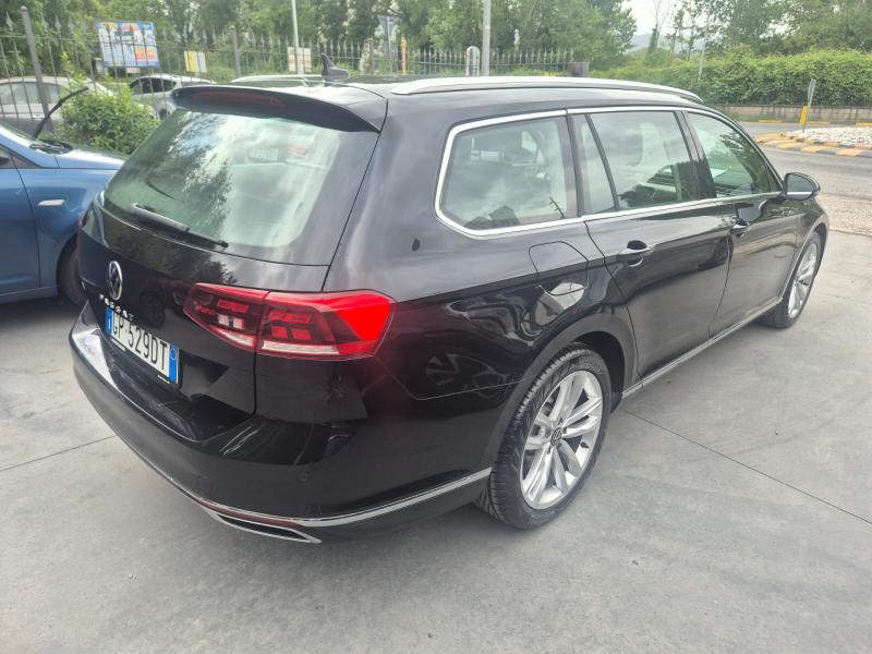 Volkswagen Passat VIII Variant 1.5 tsi Business 150cv dsg 4