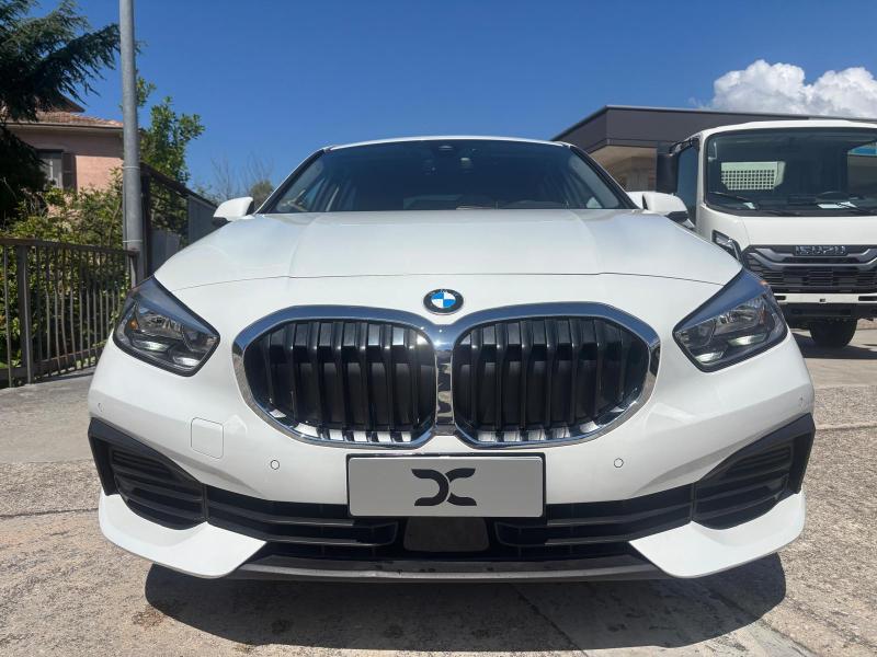 BMW 116 d Business " Cambio automatico - Navi - Led - Pdc " 9