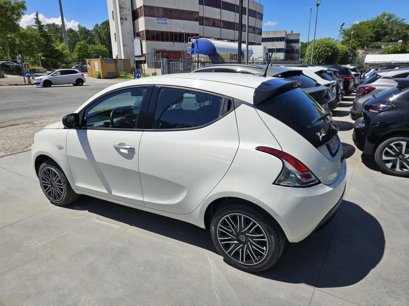 Lancia Ypsilon III 1.0 firefly hybrid Gold 4