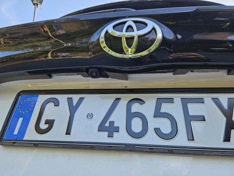 Toyota Yaris IV 1.5h Active 17