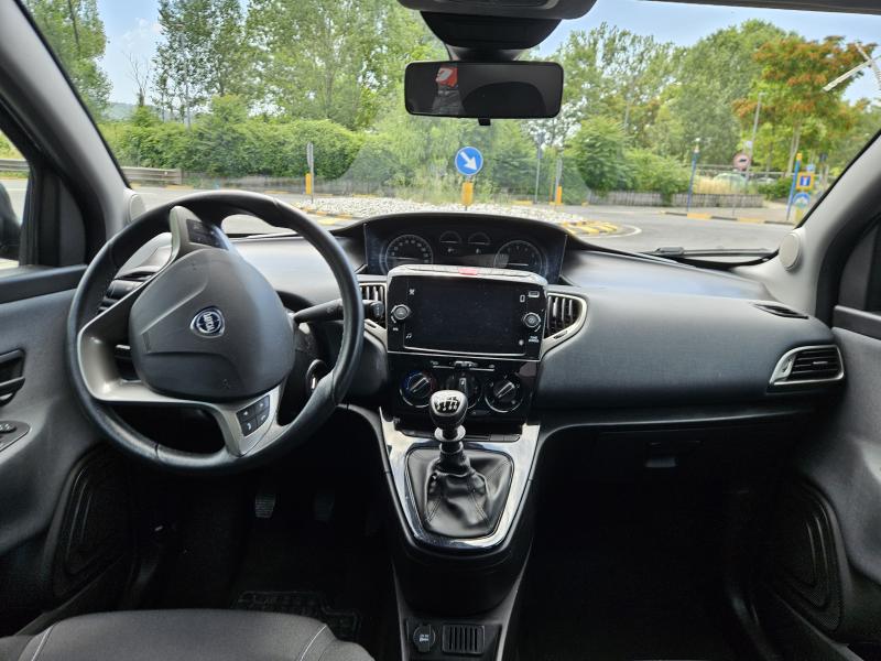 Lancia Ypsilon III 1.0 firefly hybrid Gold 2