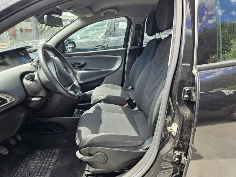 Lancia Ypsilon III 1.0 firefly hybrid Gold 9