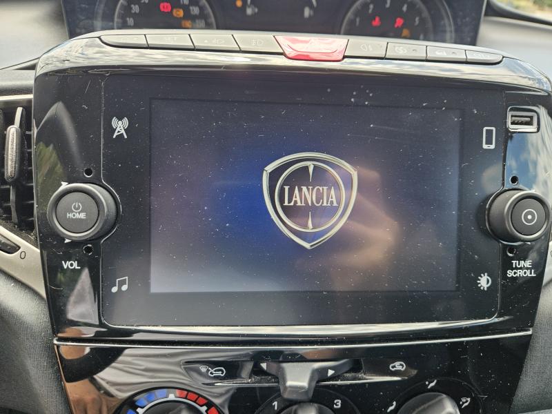 Lancia Ypsilon III 1.0 firefly hybrid Gold 3