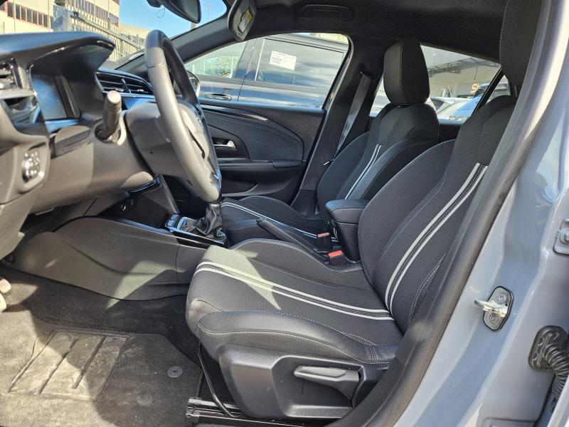 Opel Corsa 1.2 GS 8