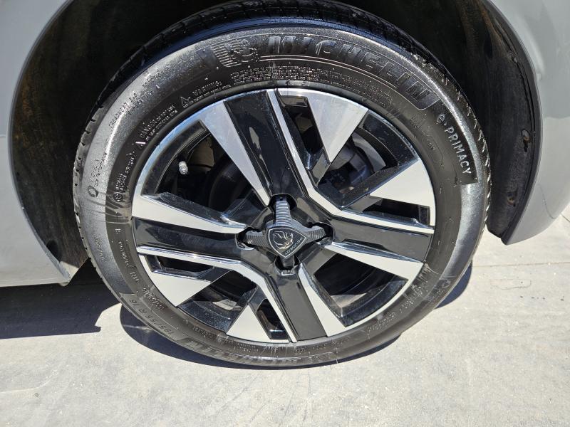 Peugeot 208 II 1.2 puretech Allure 15