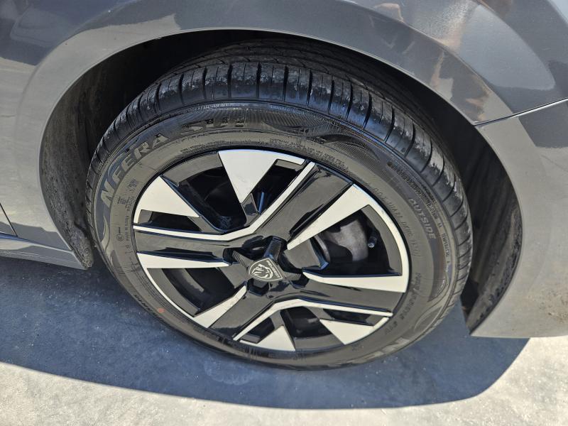 Peugeot 208 II 1.2 puretech Allure 14