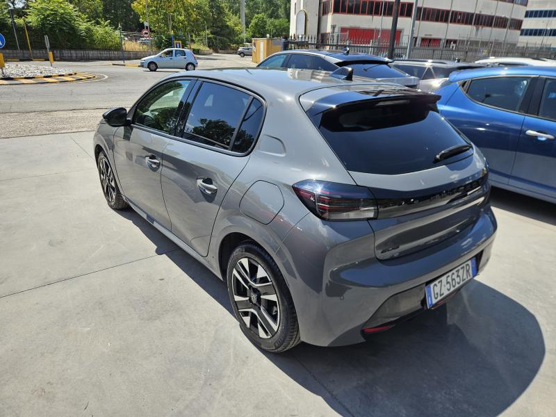 Peugeot 208 II 1.2 puretech Allure 4