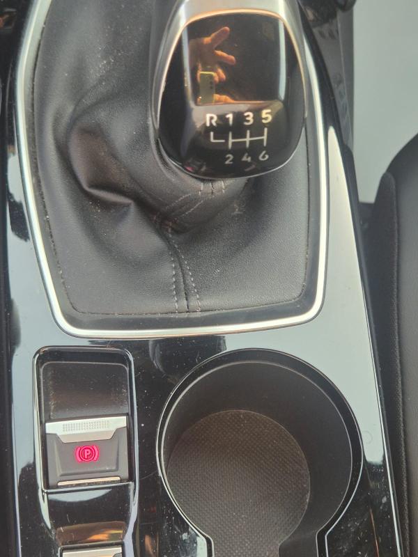 Peugeot 2008 II 1.2 puretech Allure 11