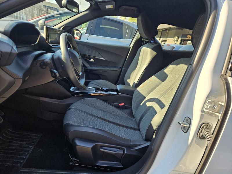 Peugeot 2008 II 1.2 puretech Allure 8
