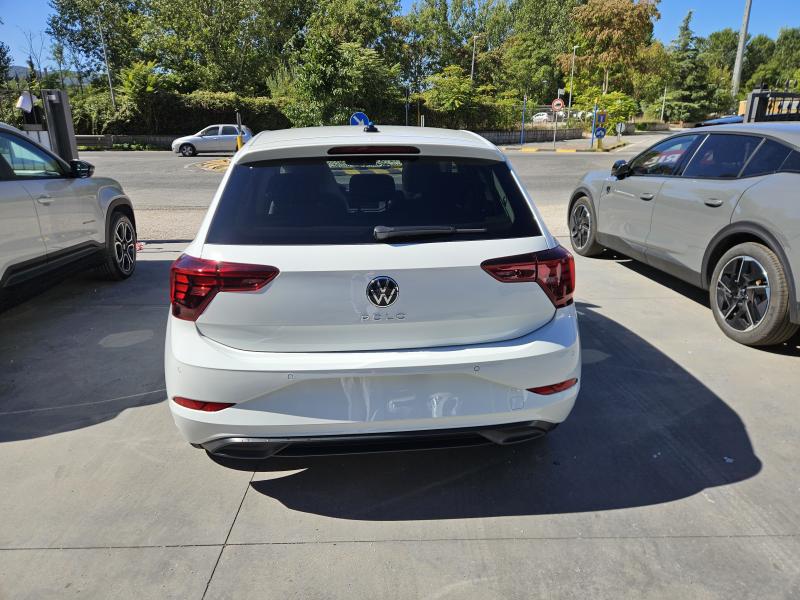 Volkswagen Polo VI 1.0 Young 80cv 5