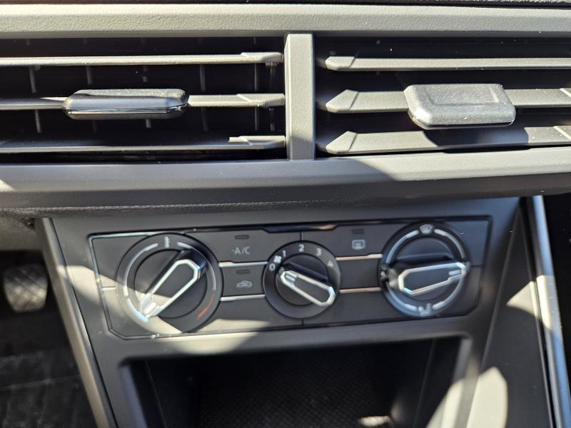 Volkswagen Polo VI 1.0 Young 80cv 11