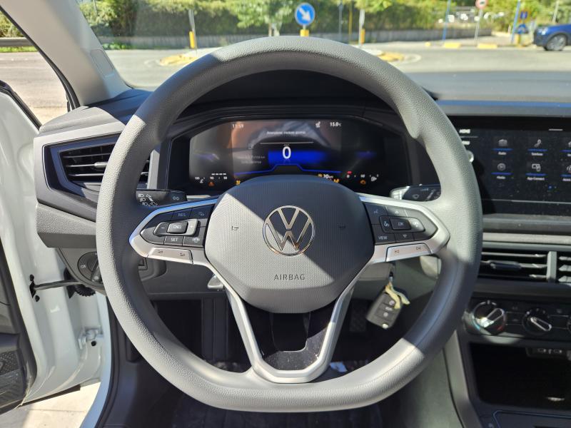 Volkswagen Polo VI 1.0 Young 80cv 8