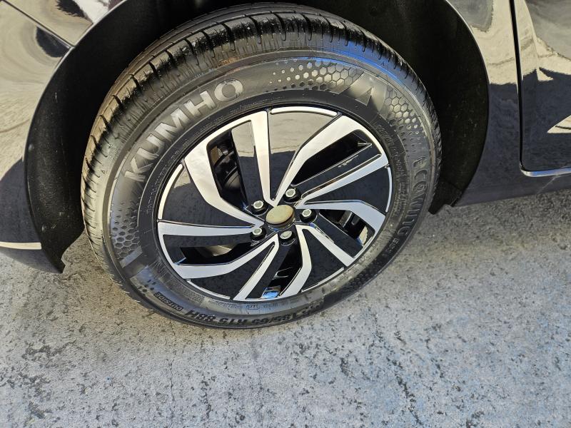 Volkswagen Polo VI 1.0 Young 80cv 18