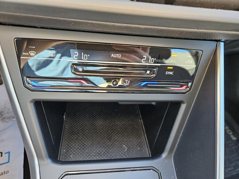 Volkswagen Polo VI 1.0 tsi Life 95cv 12