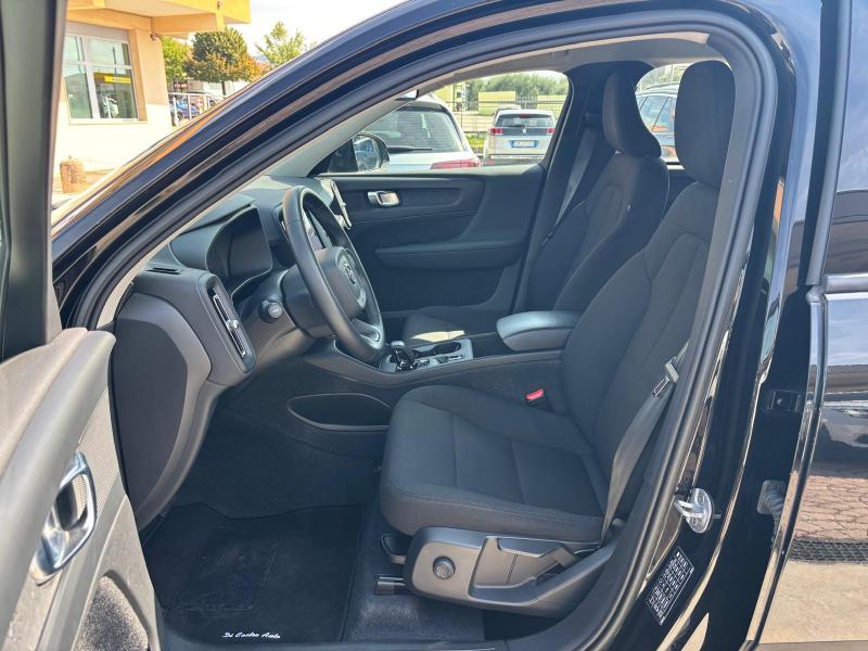 Volvo XC40 1.5 T2 Sport " Full Led - Navi - Retrocamera " 13