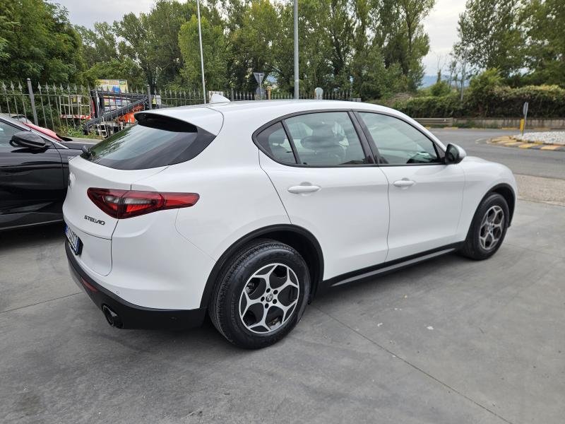 Alfa Romeo Stelvio 2.2 t Super Business Q4 190cv auto 5