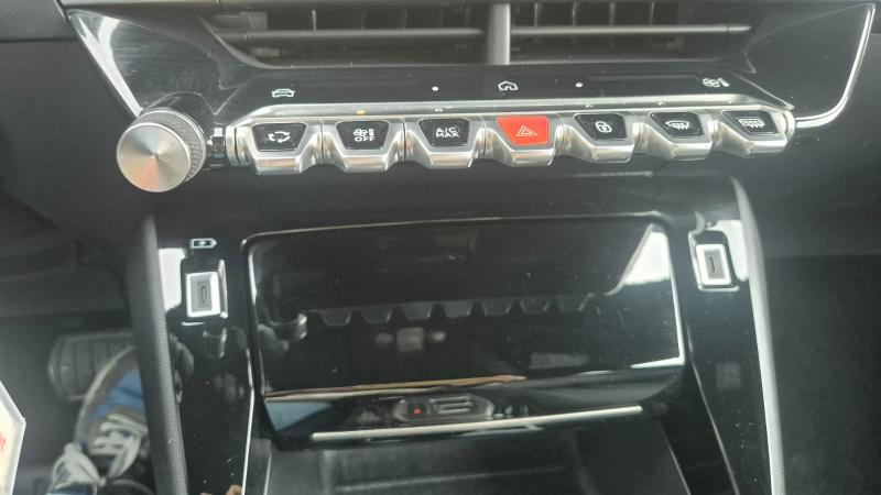 Peugeot 2008 II 1.2 puretech Allure 11