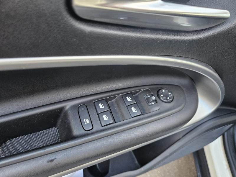 Jeep Avenger 1.2 turbo e-hybrid mhev Summit fwd 110cv edct6 19