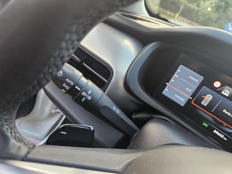 Jeep Avenger 1.2 turbo e-hybrid mhev Summit fwd 110cv edct6 17