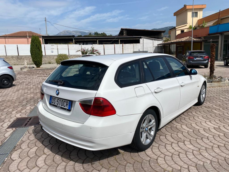 BMW 320 d Touring 177 cv Cerchi 17 - Pdc - Volante multifunzione 6