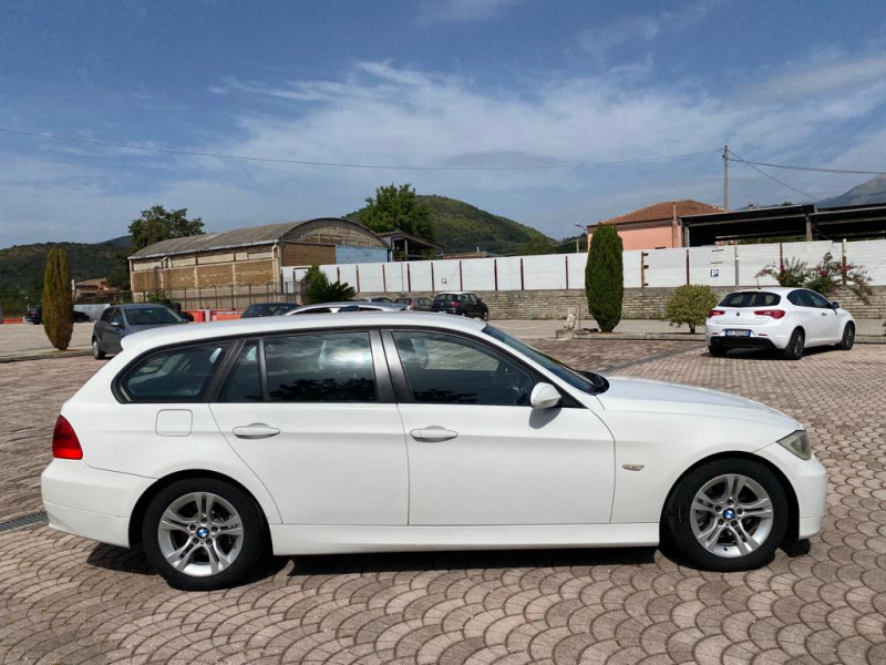 BMW 320 d Touring 177 cv Cerchi 17 - Pdc - Volante multifunzione 7