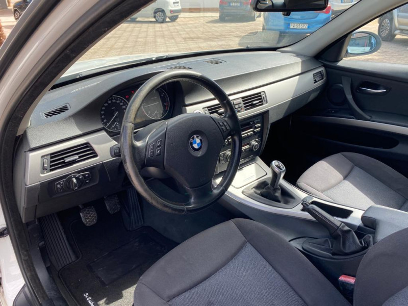 BMW 320 d Touring 177 cv Cerchi 17 - Pdc - Volante multifunzione 8