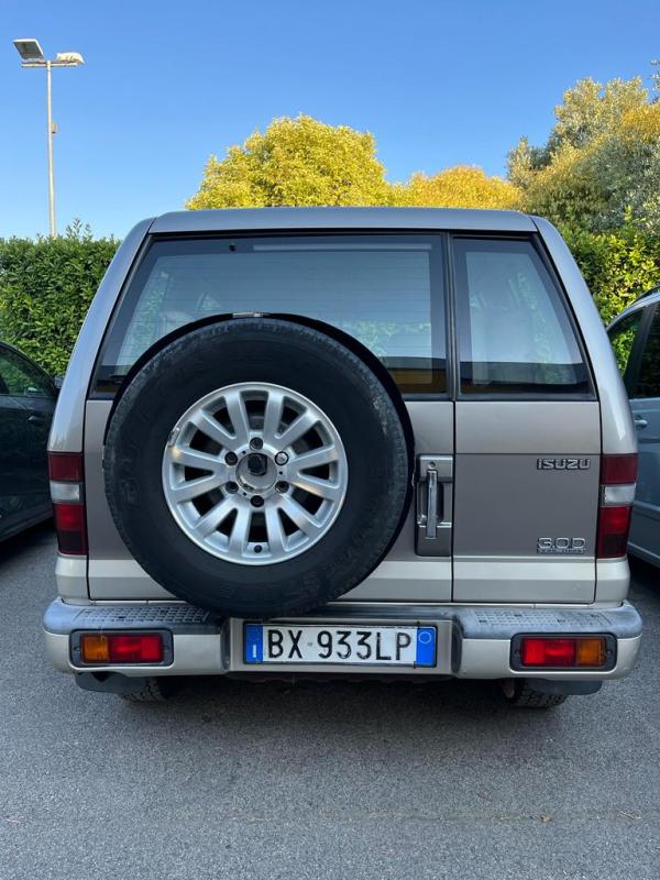 Isuzu Trooper 5