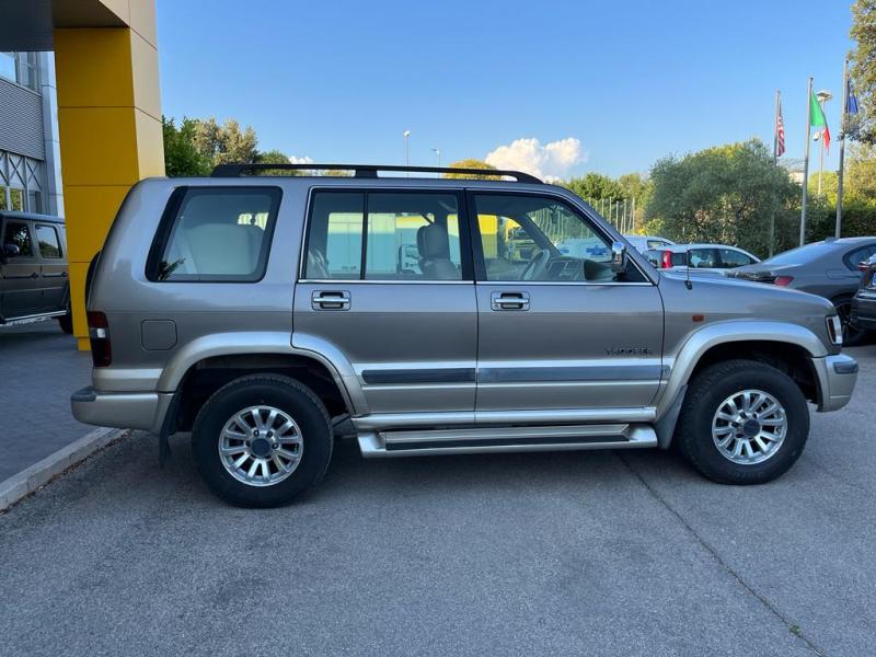 Isuzu Trooper 8