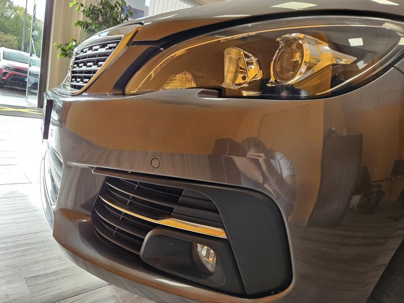 Peugeot 308 5p 1.2 puretech t Allure 17